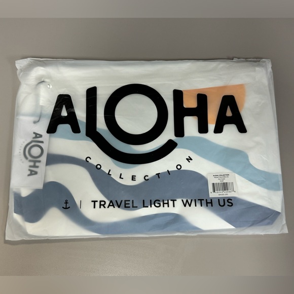 Aloha Collection Mid Pouch - Picture 5 of 9